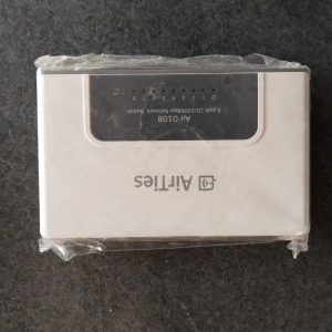 AİRTİES AİR-0108 8 PORT 10/100 NETWORK SWİTCH (Adaptörsüz)